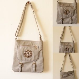 5 for 20 💕 Gray Hand Bag